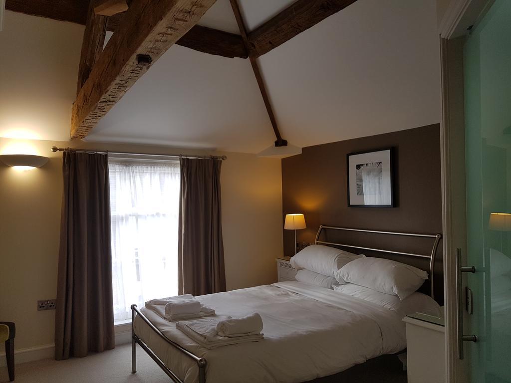 The Lion Hotel Brewood Exterior photo